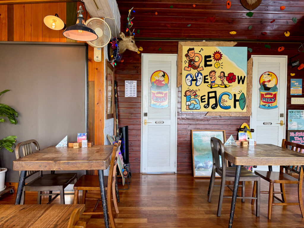 石垣島リハロウビーチ店内