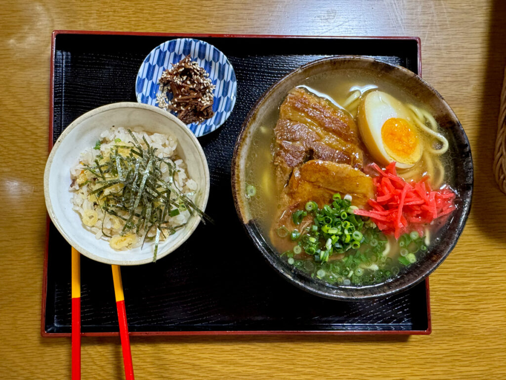 茶房 うふた うふたそばとジューシー